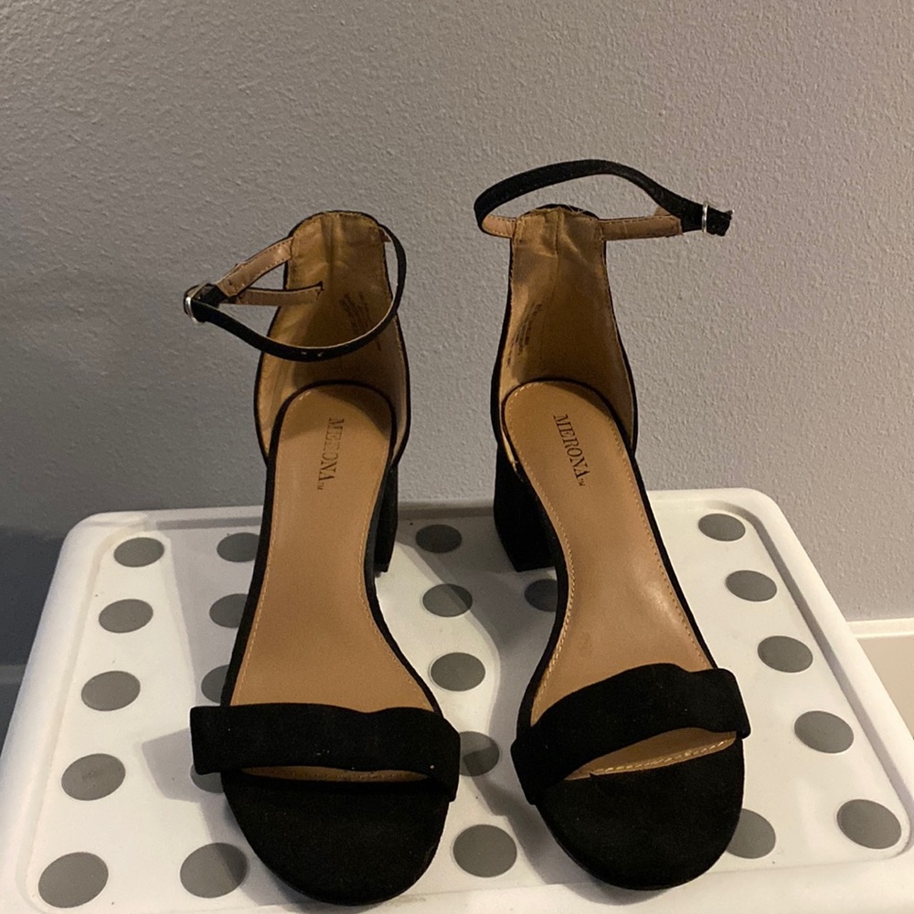 SIZE 6 | MERONA BLOCK HEELS - GOOD CONDITION